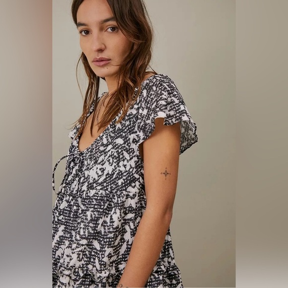 URBAN OUTFITTERS Bea Gingham Floral Mini Dress Black White Size Medium - Picture 3 of 15